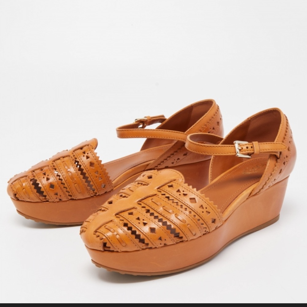 Tod's Tan Leather Wedge Sandals